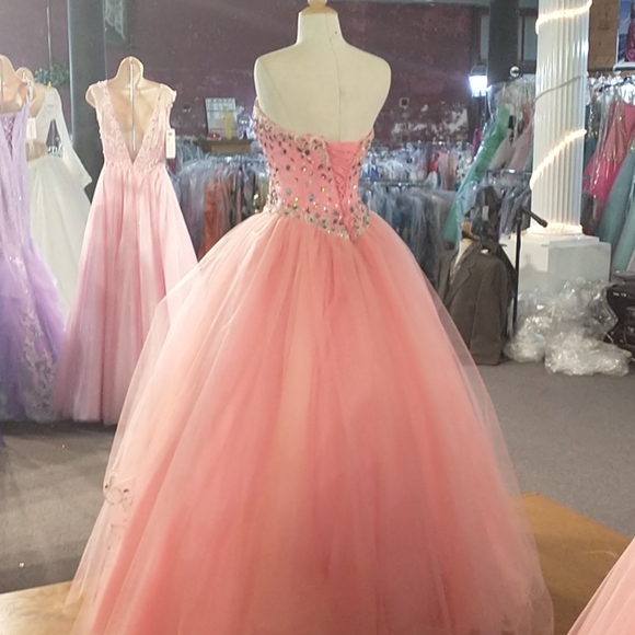 Prom dress - Picture 3 of 9